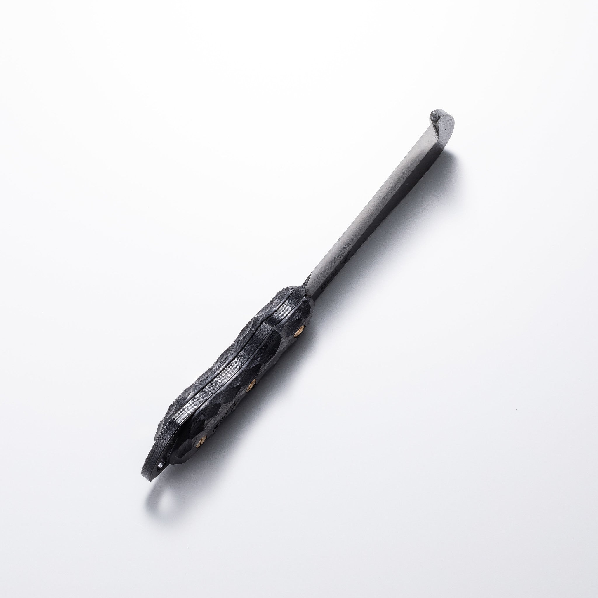 【強化木】鍛造バトニング鉈 名栗ブラック 16,500円