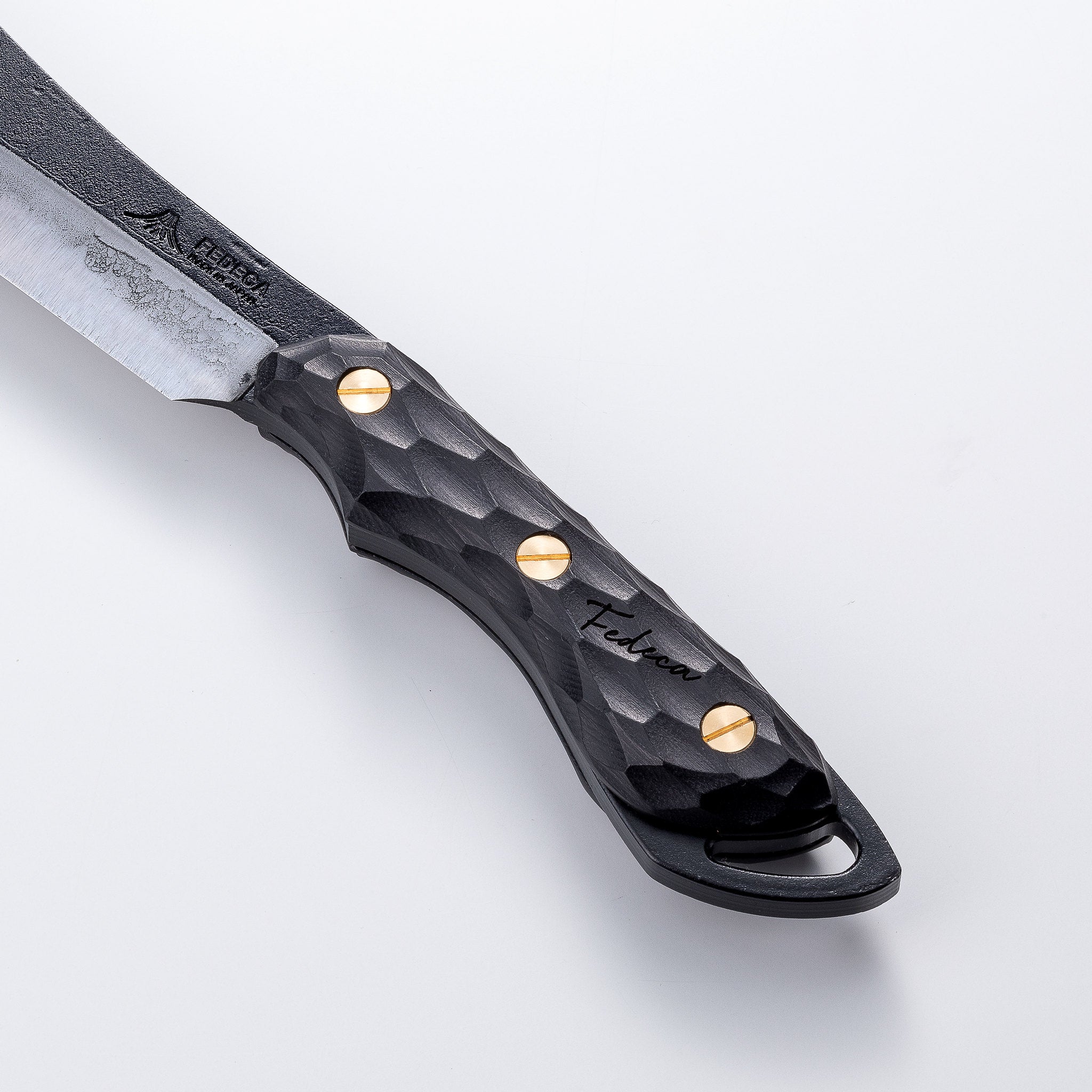 【強化木】鍛造バトニング鉈 名栗ブラック 16,500円